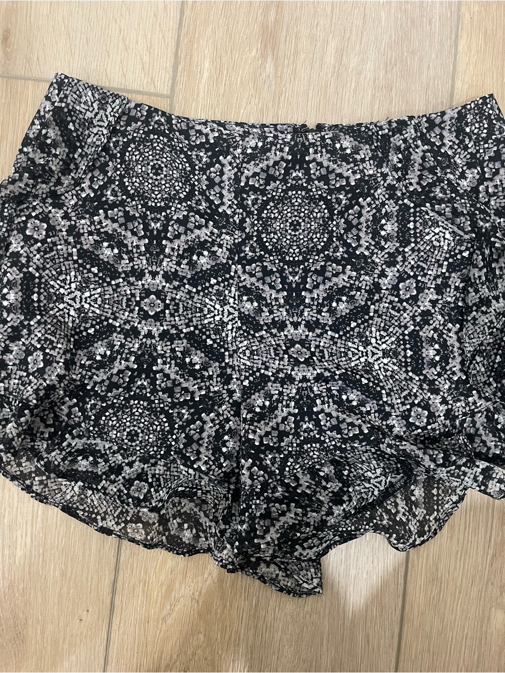 BCBGeneration Black and White Patterned Shorts - Picture 1 of 4